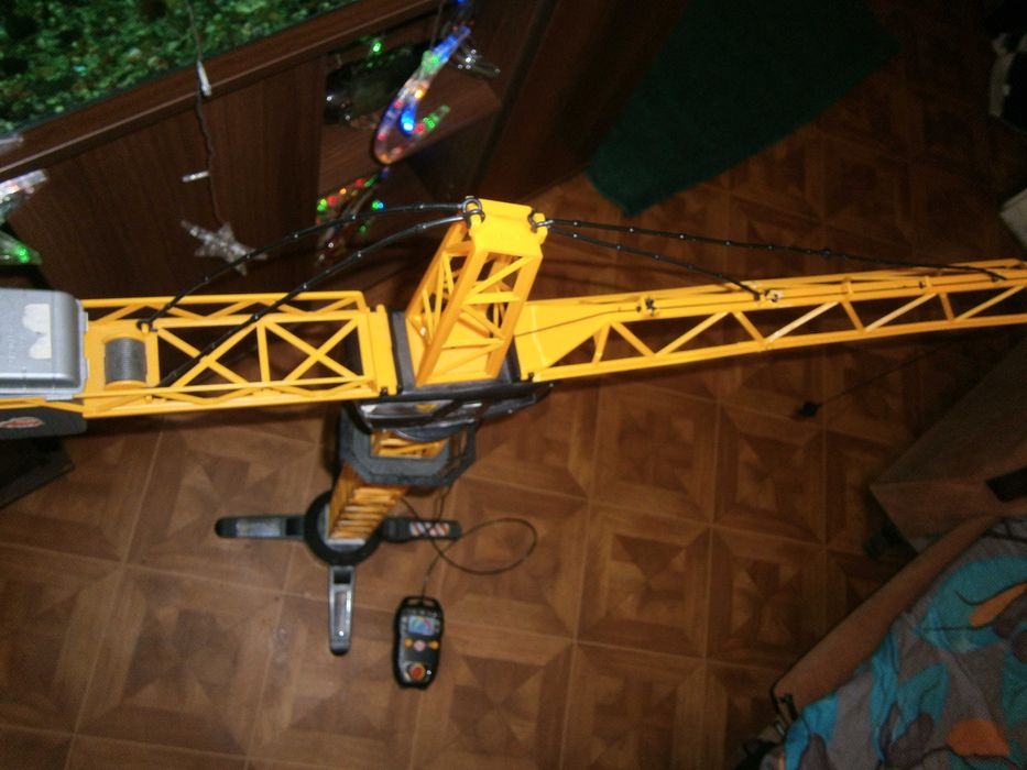 Игрушка подъемный кран детский