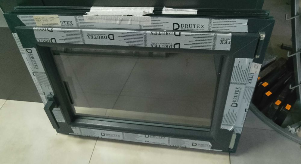 okno IGLO 5 CLASSIC 83X61 UR prawe antracyt obustronny, WYSYŁKA 24H