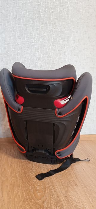 Автокрісло  cybex solution b-fix