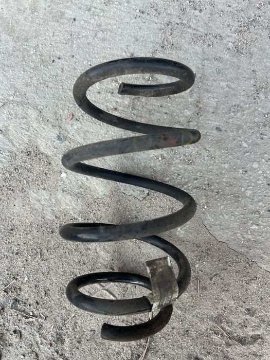 Пружина передня golf 7 gti DCC