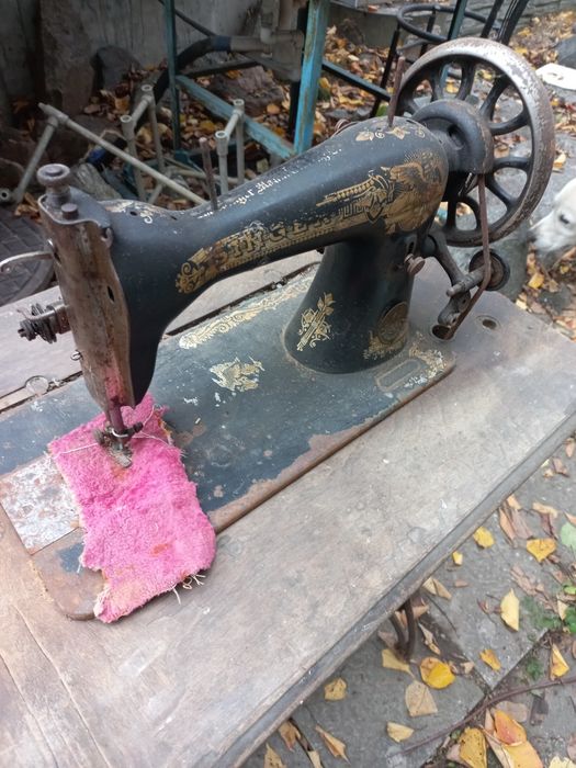 Швейна машинка SINGER