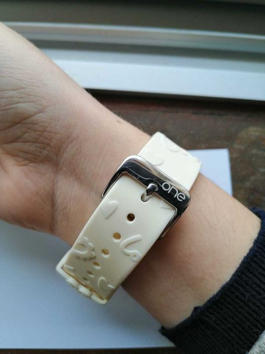 Relógio One Spread the Love Mulher Branco com Corações