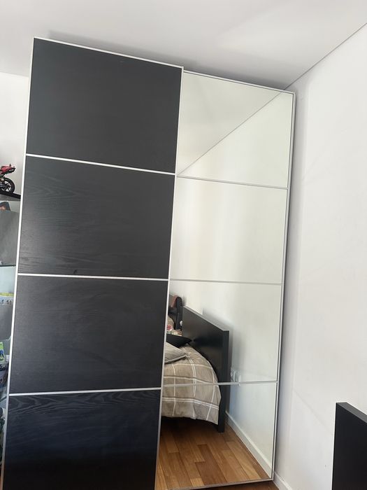 Vendo roupeiro preto c espelho