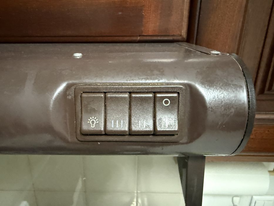 Exaustor com luz | Castanho