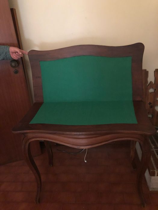 Mesa de jogo restaurada abrir