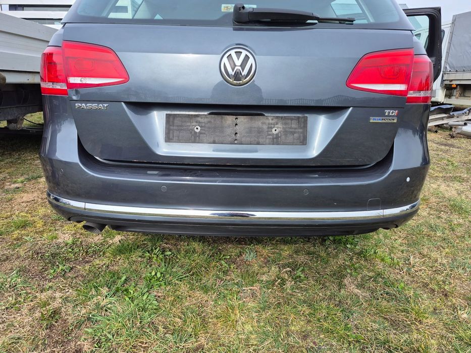 Zderzak Tył 4x PDC Volkswagen Passat B7 Kombi LK7X