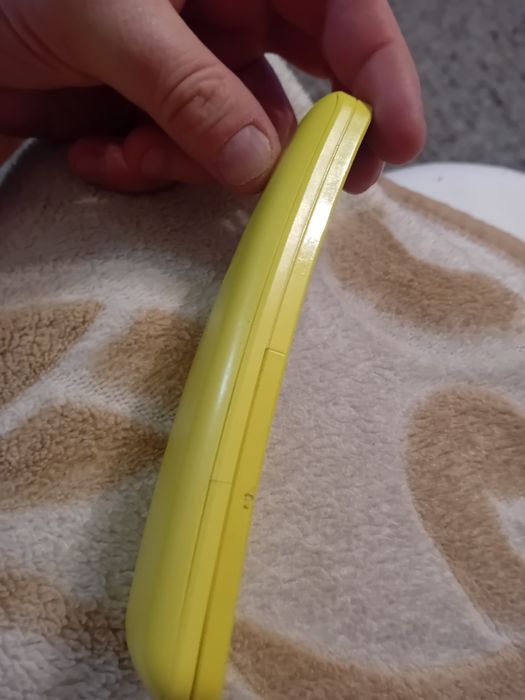 Nokia 8110 4g  żółta zadbana sprawna Polecam
