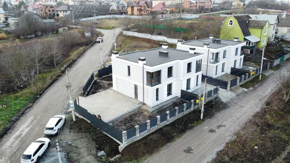 Продам котедж в місті