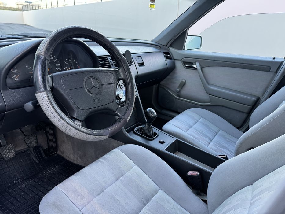 Mercedes-benz c220 D