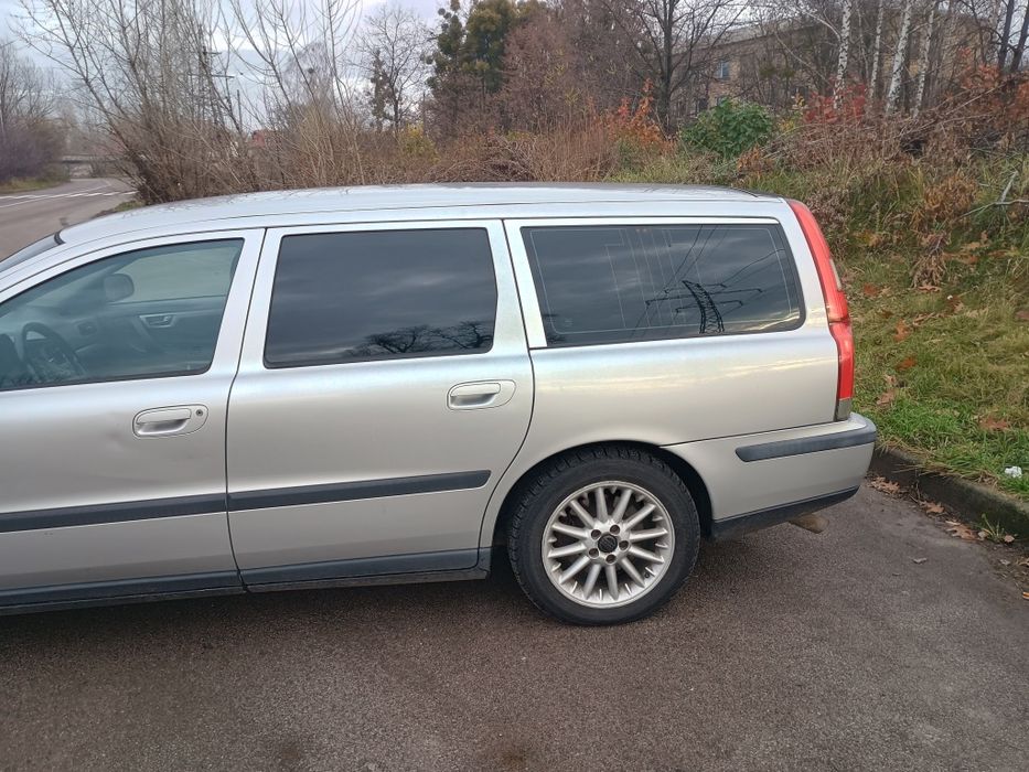Продам гарне авто Volvo V70