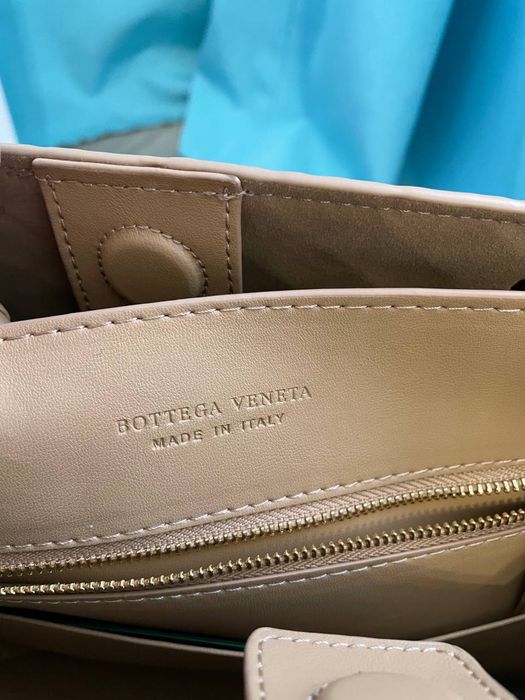 Bottega Veneta Andiamo замшевая замша сумка сумочка клатч кросбоді bv