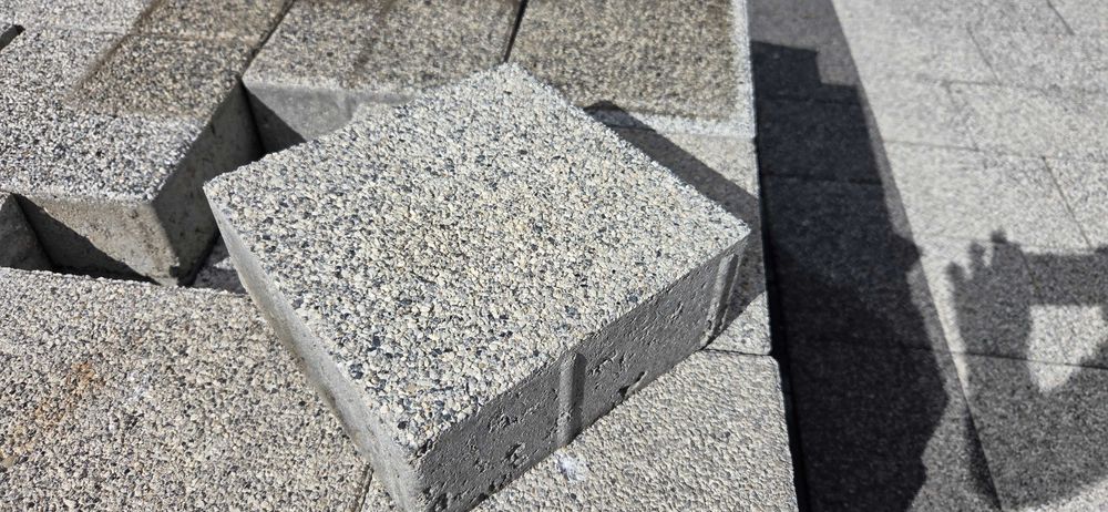 Kostka brukowa 5-6m2, jasnoszary i antracyt, grubość 8 cm