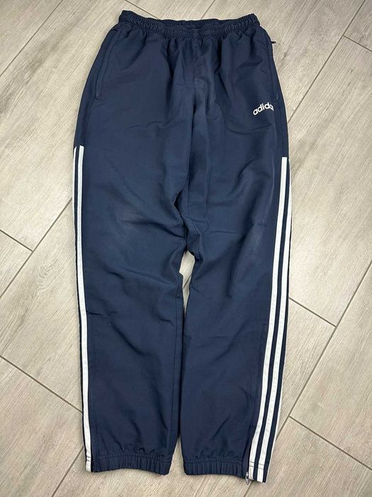 Spodnie dresowe Adidas granatowe 3 paski – klasyk | M/L
