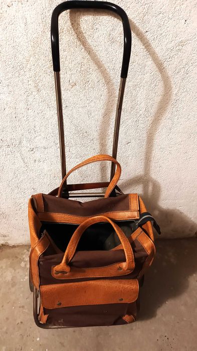 Trolley / carrinho de compras / Transporte de objetos pesados,