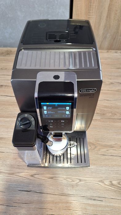 Ekspres ciśnieniowy DeLonghi Dinamica Plus ECAM 376.95 T