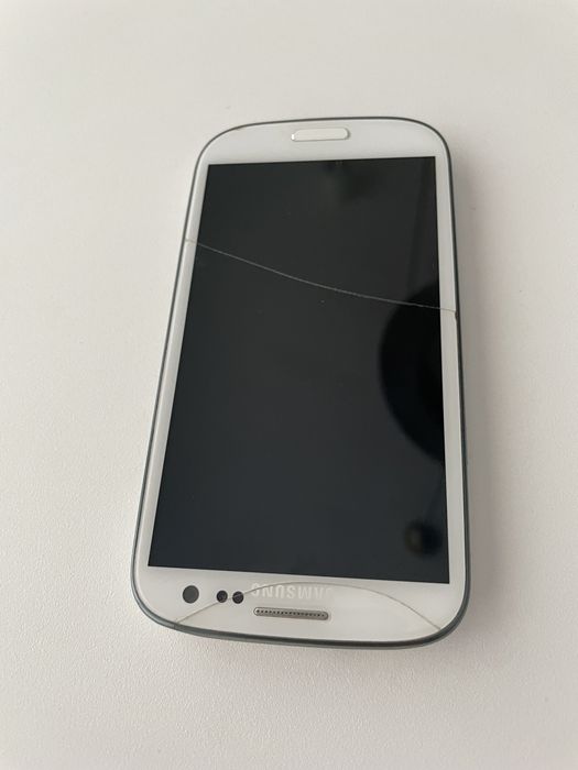 Samsung Galaxy S3 i9300 Biały - używany, sprawny, ślady używania.