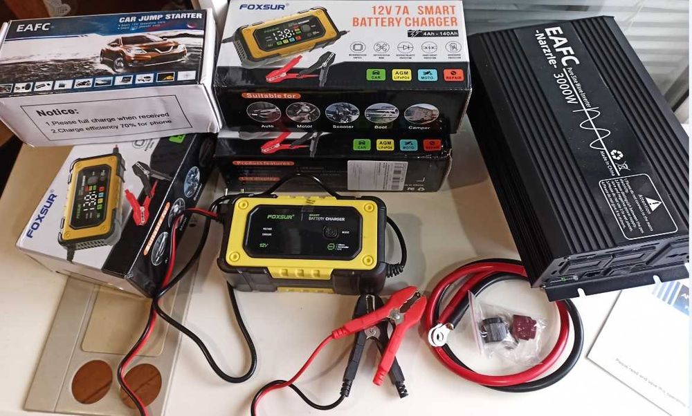 універсальний зарядний пристрій NEW FOXSUR 12V 7A  заряджає LiFePO4...