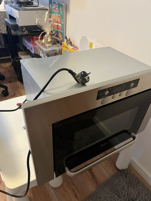 Mikrofalówka do zabudowy Whirlpool – sprawna