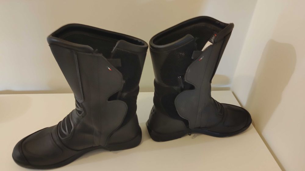 Par de Botas Dainese novas