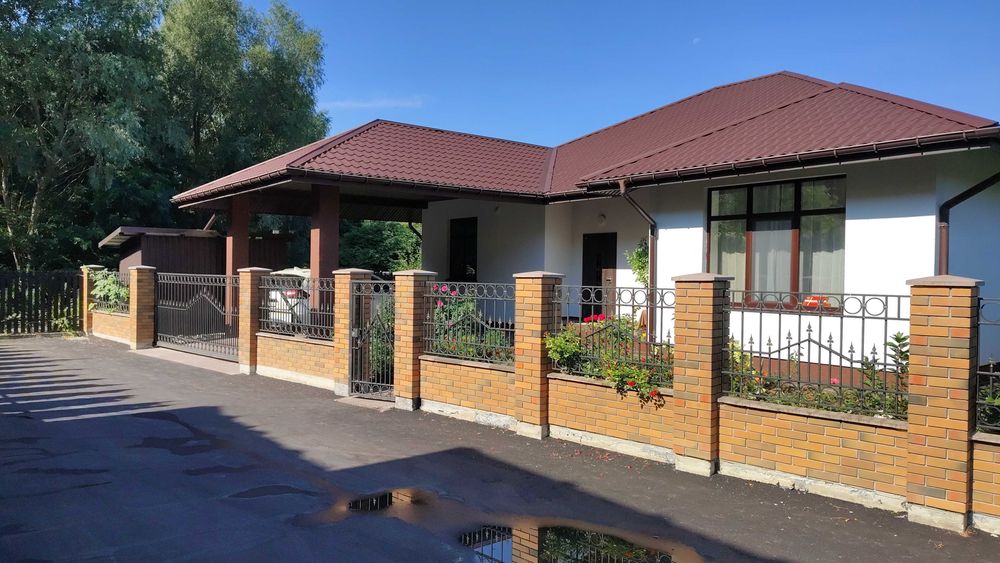 Продається сучасний будинок у котеджному містечку с. Гнідин