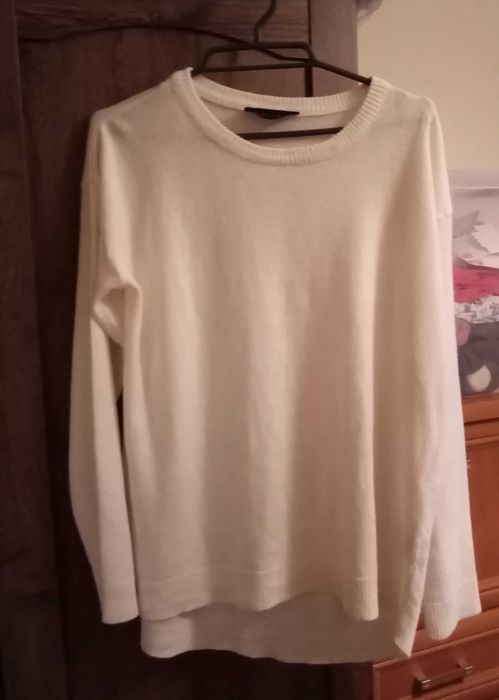 Sweter damski z dłuższym tyłem rozm M