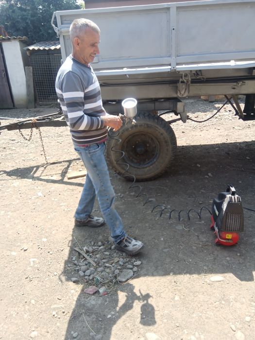 Продається трактор ЮМЗ 6  ,ціна самого трактора .4 т можливий обмін на