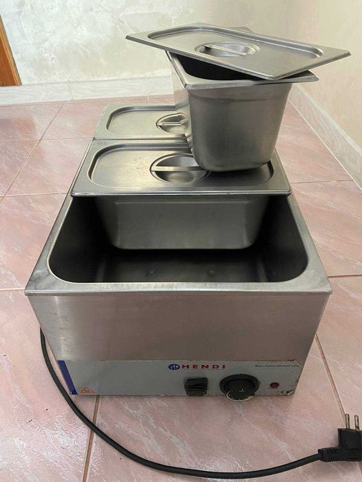 Електричний настільний марміт Hendi, 3 контейнери + кришки