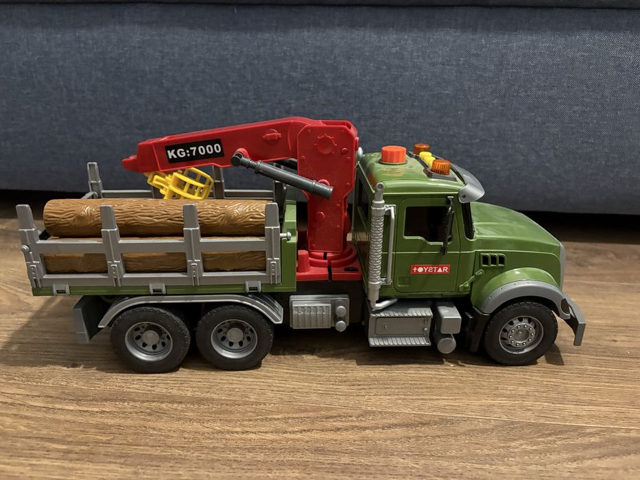 Ciężarówka z drewnem