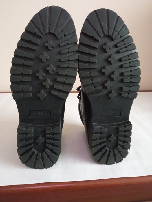 Нові зимні шкіряні черевики. Устілка 26, 5 см