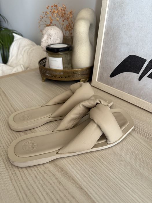Massimo Dutti skórzane beżowe klapki sandały  rozmiar 38