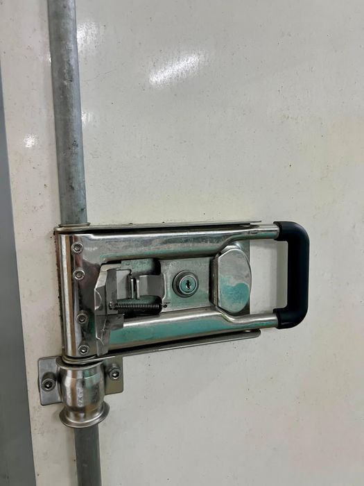 Reboque espaçoso como novo