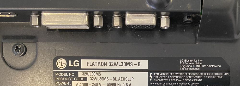 Monitor LG FLATRON 32WL30MS‑B + Suporte de parede incluído