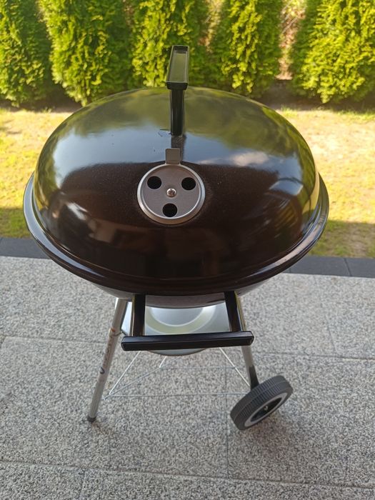 Grill ogrodowy węglowy