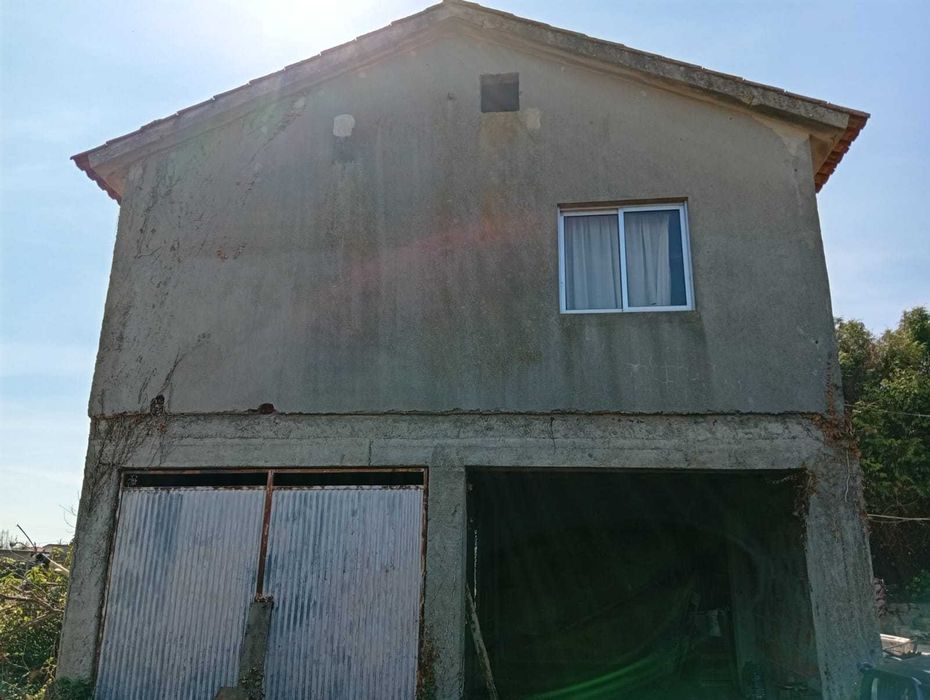 Terreno 2.808 m² com 2 construções – Beiriz