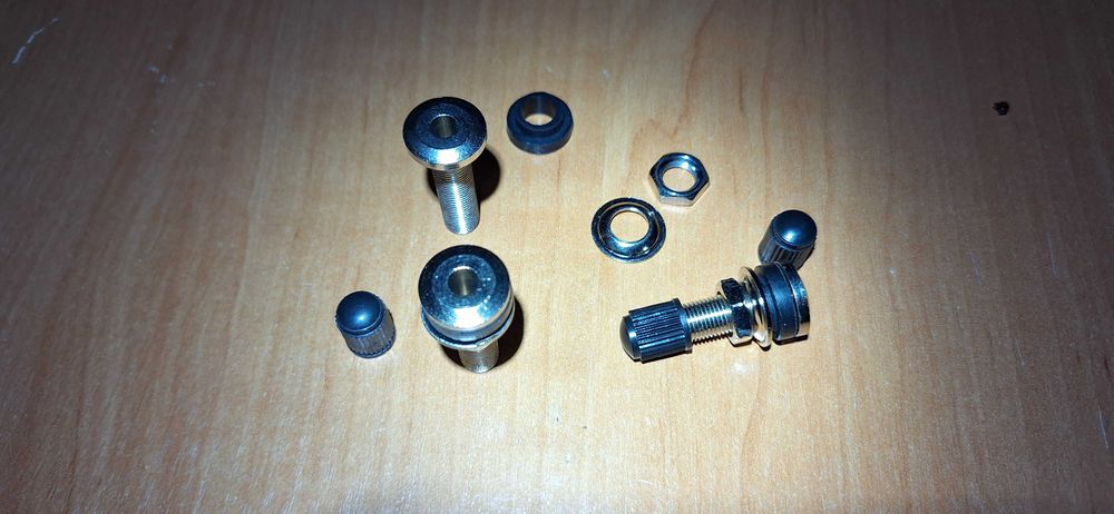 Ниппель для гидроаккумулятора и расширитильного бака.