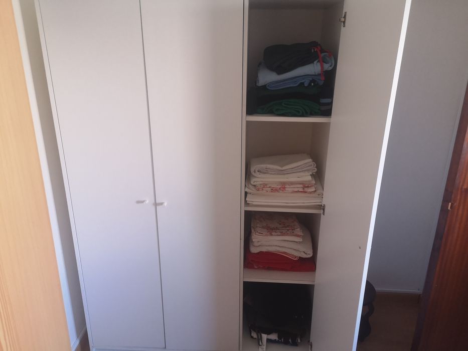 Roupeiro Kleppstad Ikea
