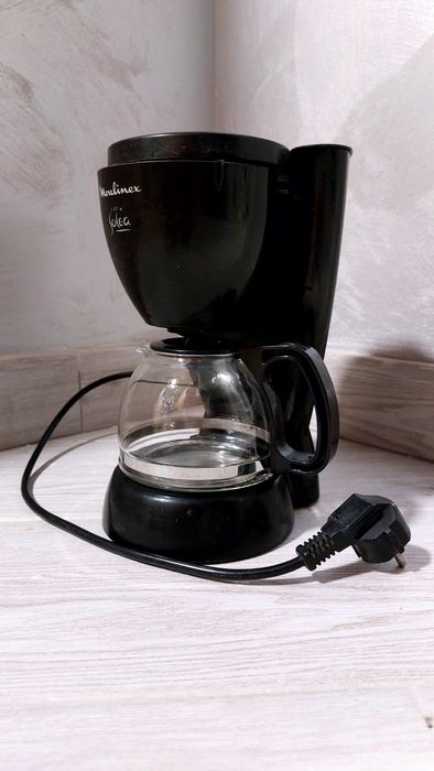 Продам кофеварку Молинекс