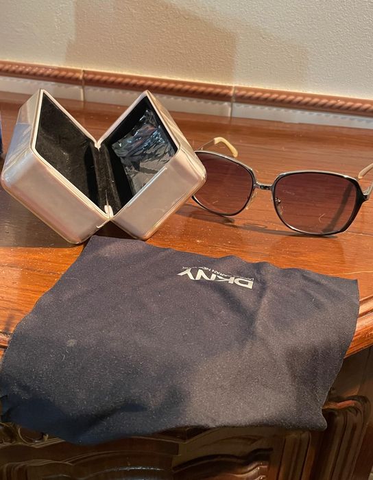Óculos de sol usados DKNY