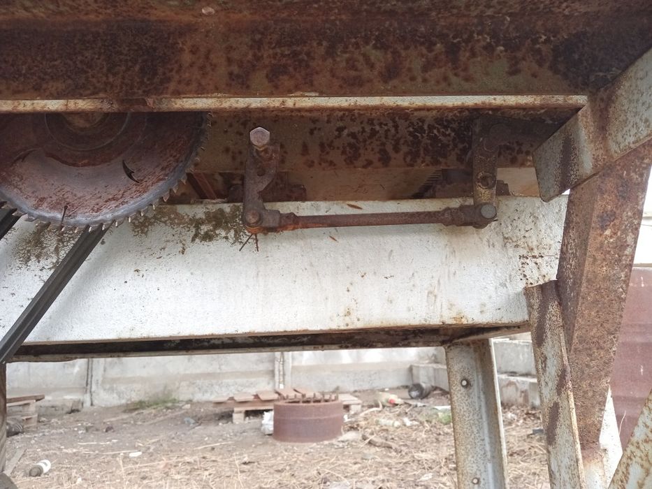 Продам фуговально-распиловочный станок б/у.