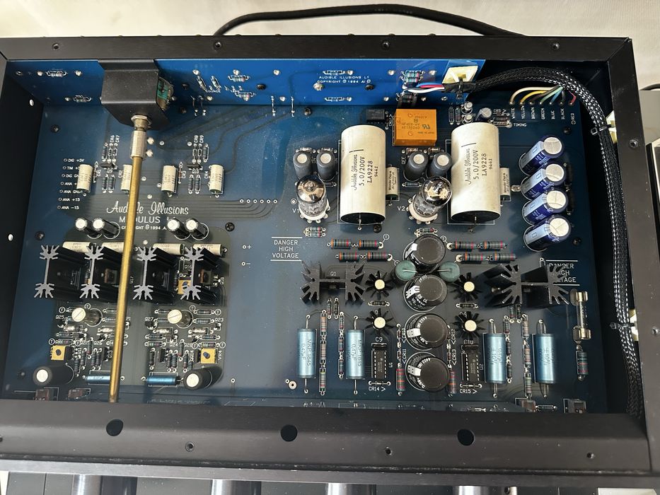 Audible Illusions Modulus L1 ламповий попередній підсилювач