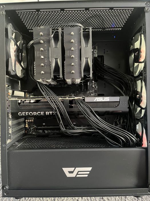 Komputer Gamingowy Rtx 5070, I7 14700kf, 32 gb ddr5, 1 tb