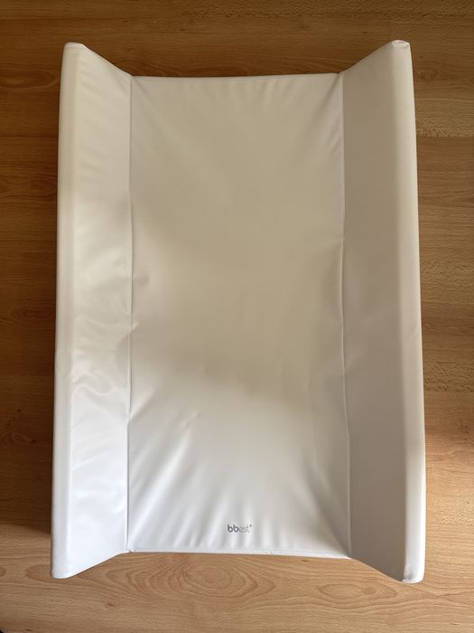 Muda fraldas em branco