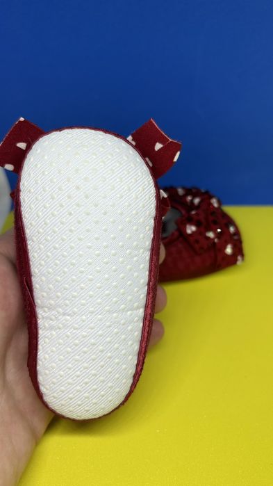 Пінетки інкрустовани камнями Swarovski