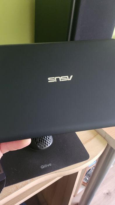 Laptop Asus E200h