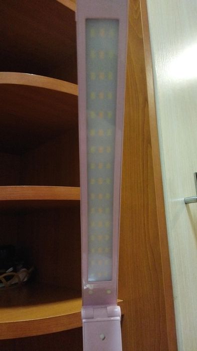 Лампа настільна світлодіодна