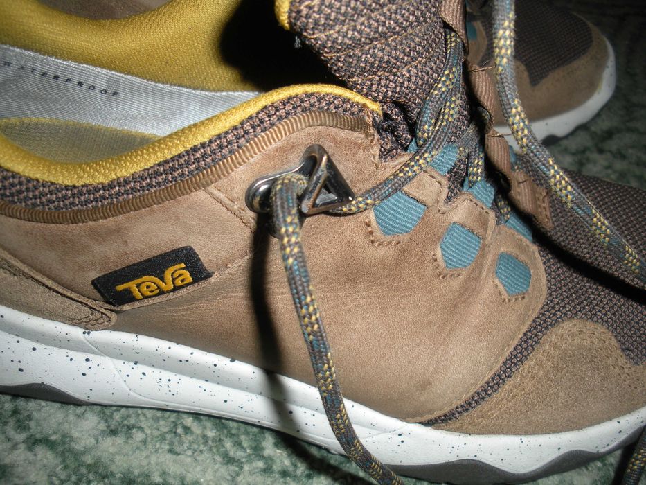 Кроссовки Teva Arrowood