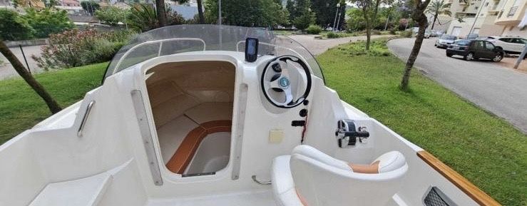 Quicksilver 470 – Como Novo (nem sem 100h) – Mercury 50cv 4T + Reboque + Palamenta Classe 5