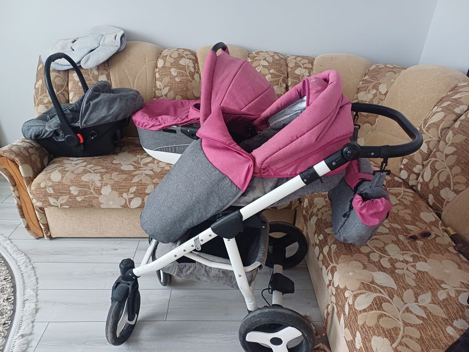 Продам коляску 3в1