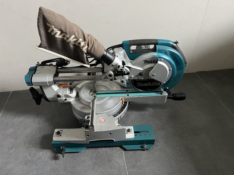 Торцювальна пила Makita LS 0815 FL