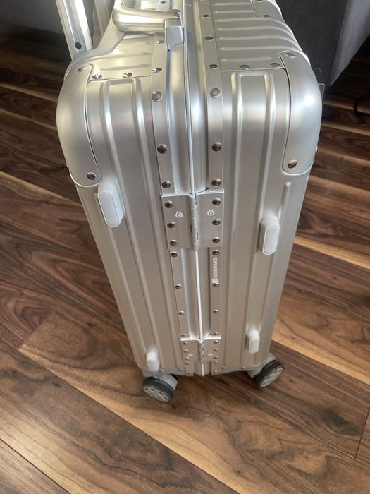 Walizka kabinowa aluminiowa .